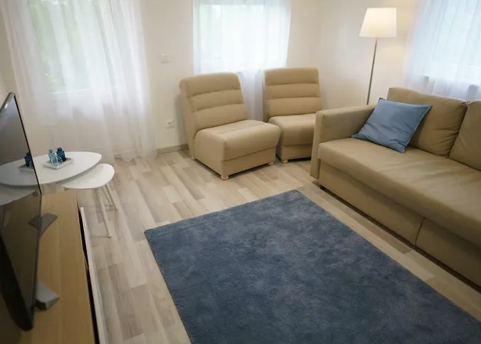 Eleven House קסזטלי